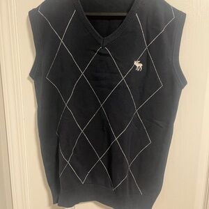 Men's Dark Blue V-Neck Sweater Vest with Argyle Design (Prep Look)